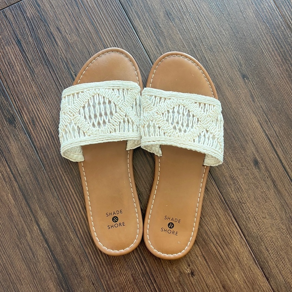 Women’s slide sandals